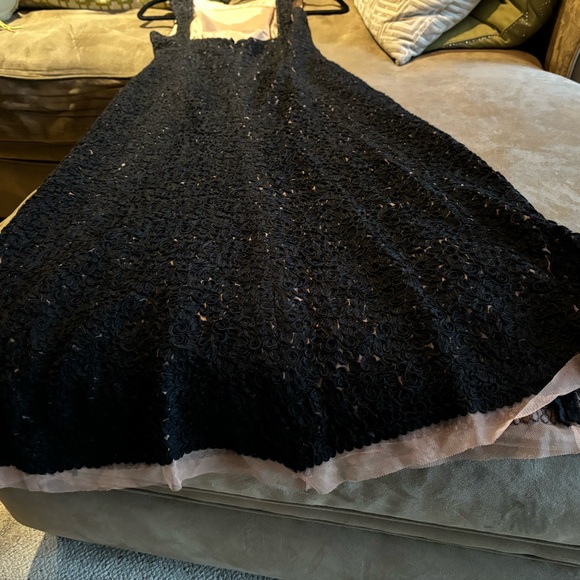 BCBG Below the knee dress - Picture 8 of 10